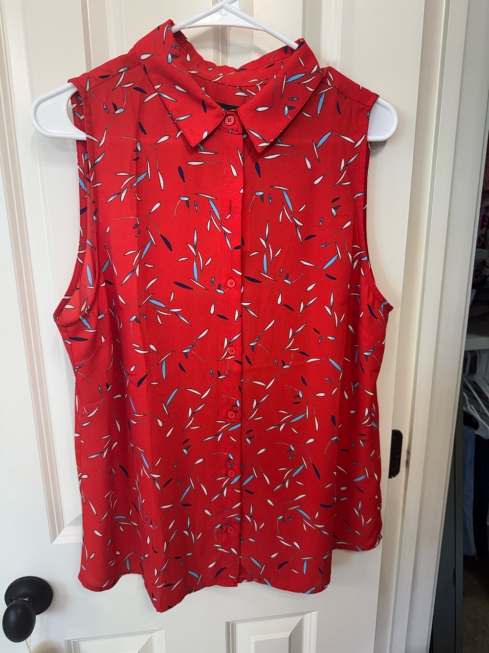 Banana Republic Red Sleeveless Button-Front Collared Blouse